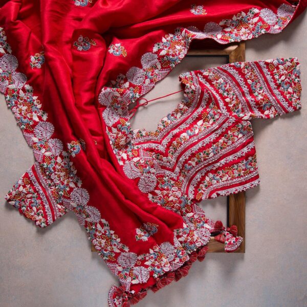 Attractive Red Rangoli Silk Saree With Desiring Blouse Piece - Image 5