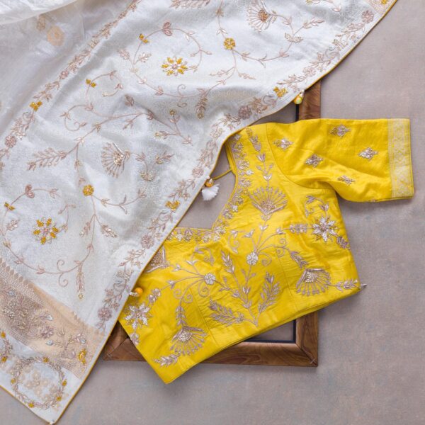 White Colour Rangoli Silk Sequence Embroidery Work Saree With Blouse - Image 4